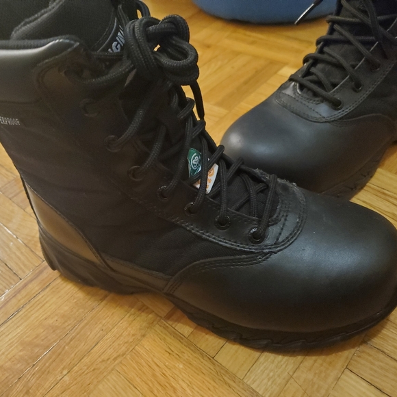 Boots - Picture 4 of 4